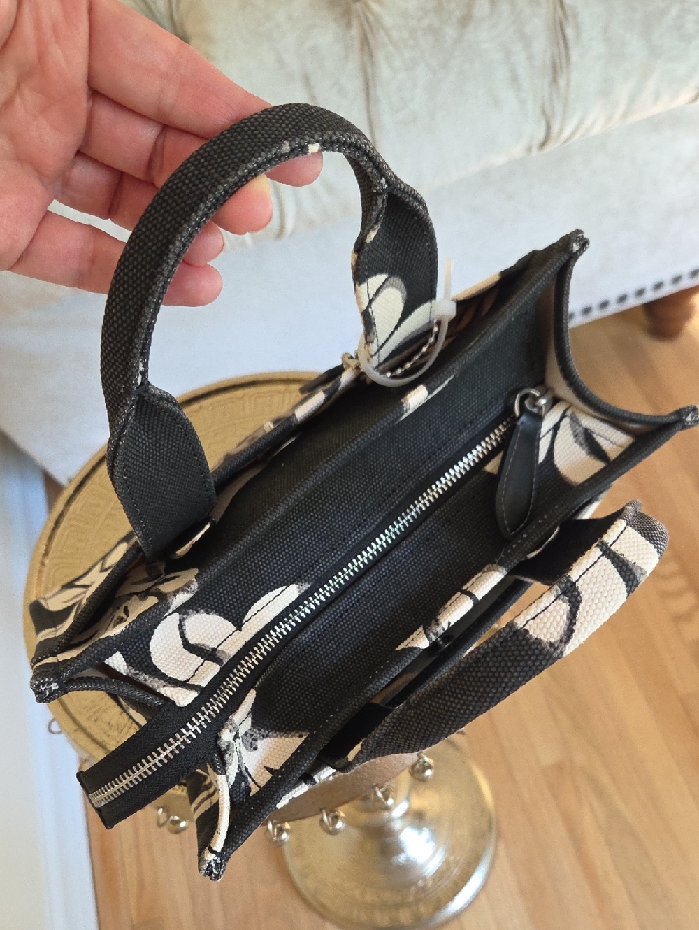 COACH Cargo Bow Print Canvas Tote Bag 20 - Picture 7 of 15